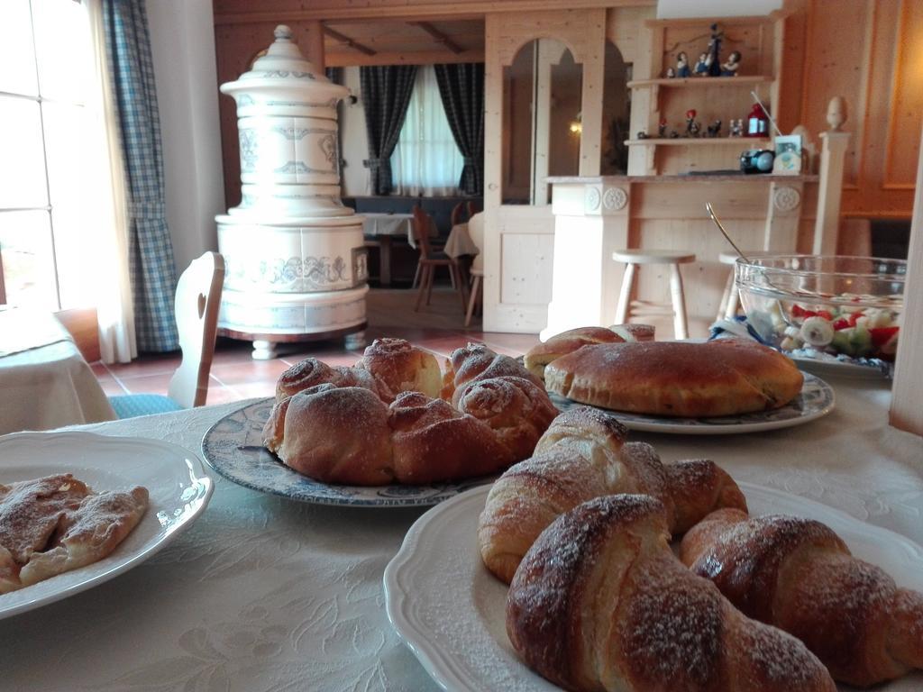 브레구초 Agritur Cornasest B&B 외부 사진