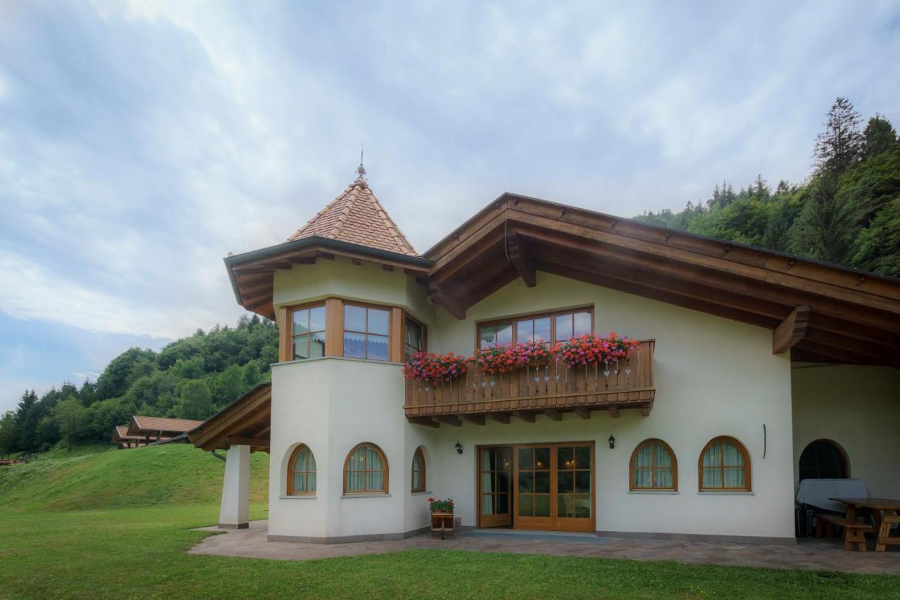 브레구초 Agritur Cornasest B&B 외부 사진