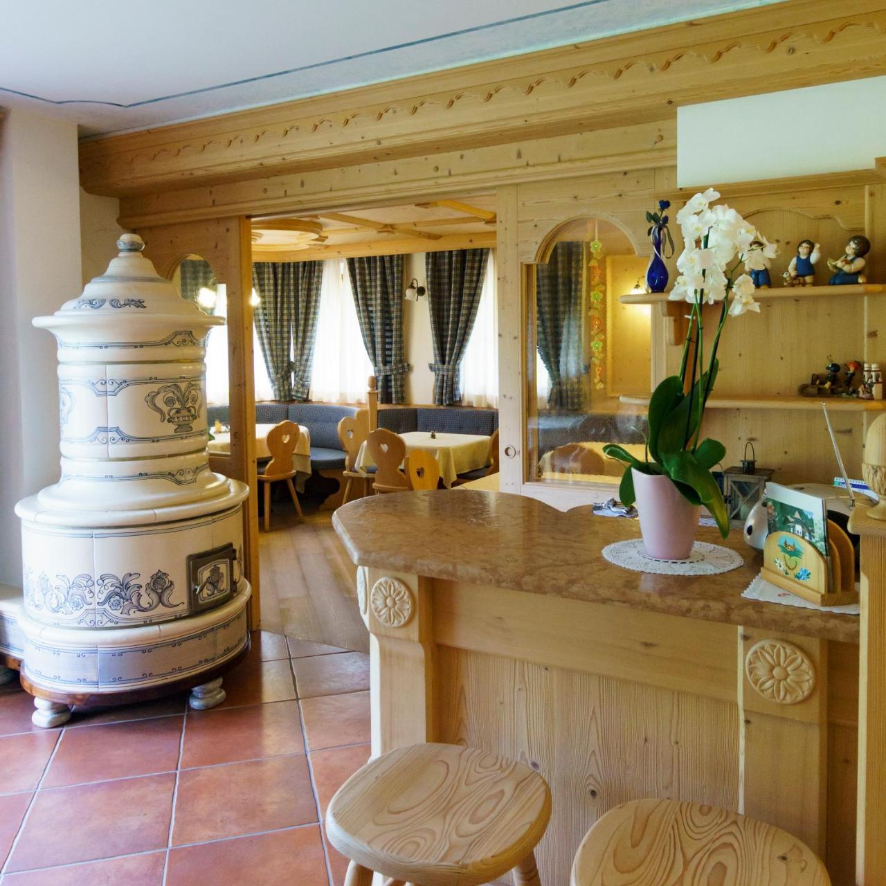 브레구초 Agritur Cornasest B&B 외부 사진