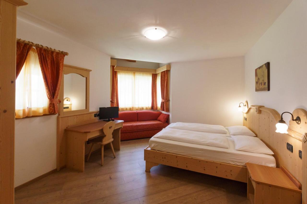브레구초 Agritur Cornasest B&B 외부 사진