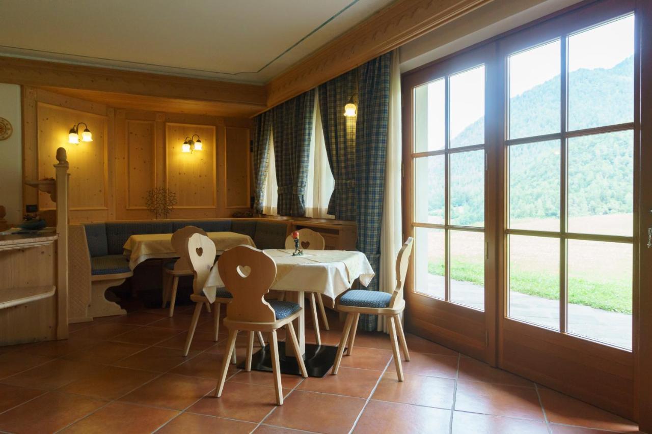 브레구초 Agritur Cornasest B&B 외부 사진